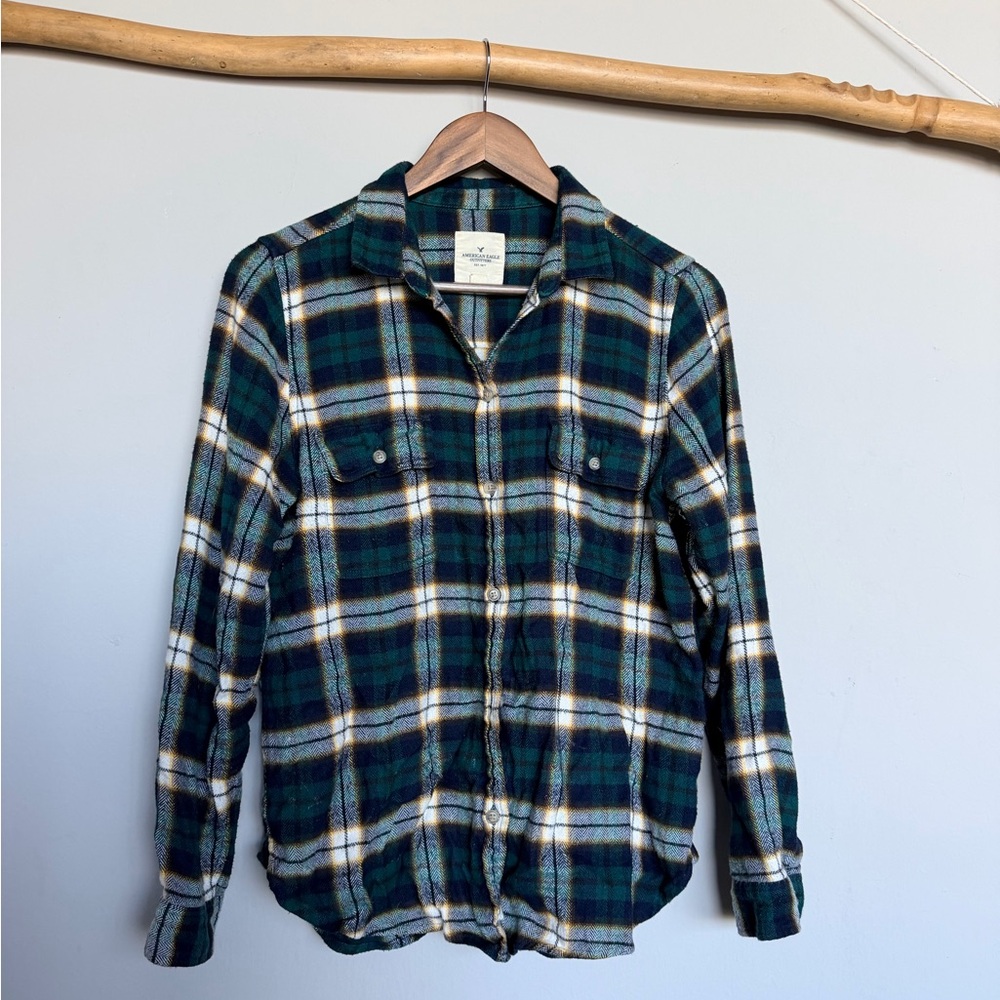 American Eagle green plaid flannel button down shirt women’s Large